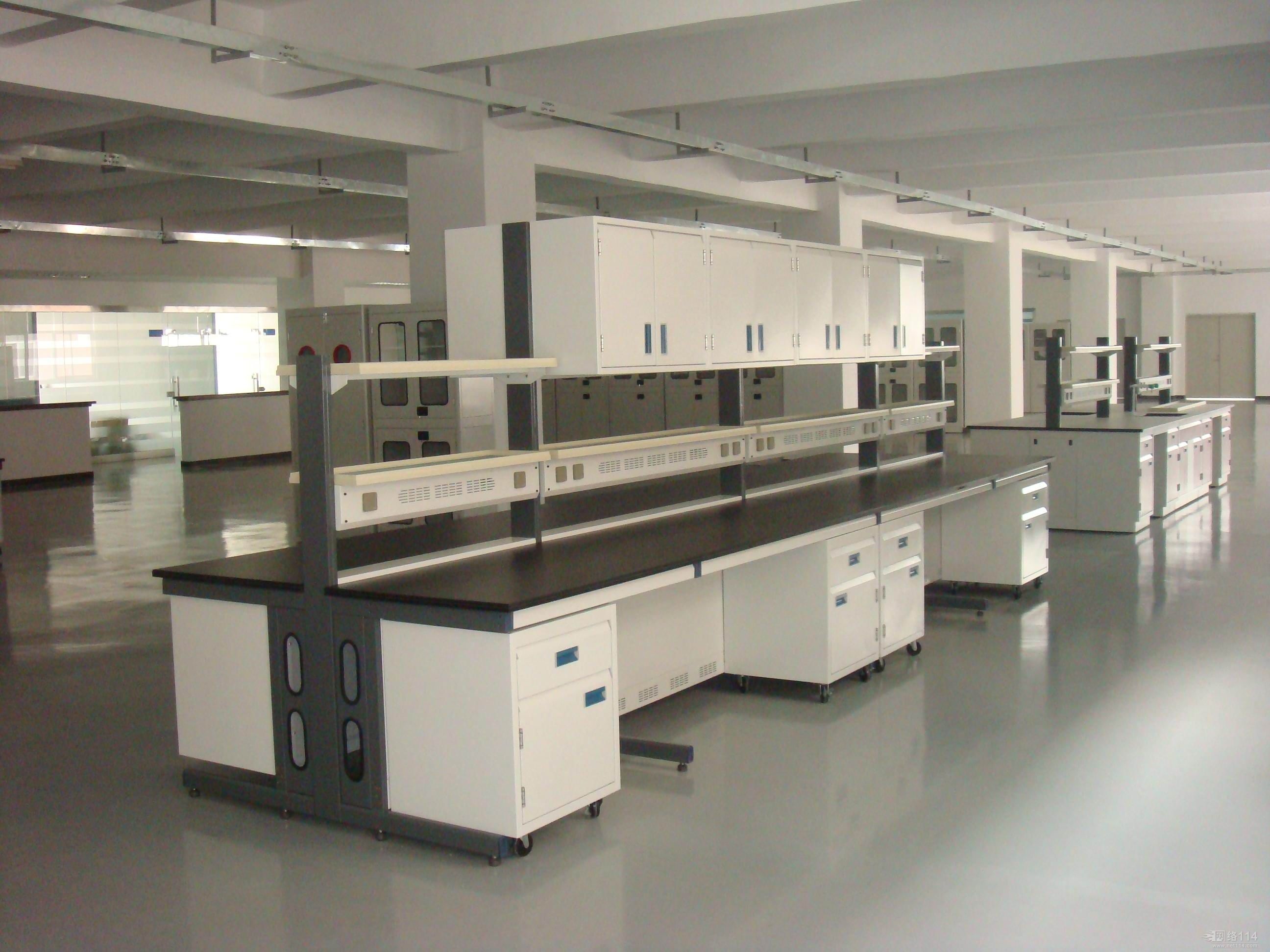 實(shí)驗(yàn)室排風(fēng)系統(tǒng)(圖1) 實(shí)驗(yàn)室排風(fēng)系統(tǒng)(圖1)